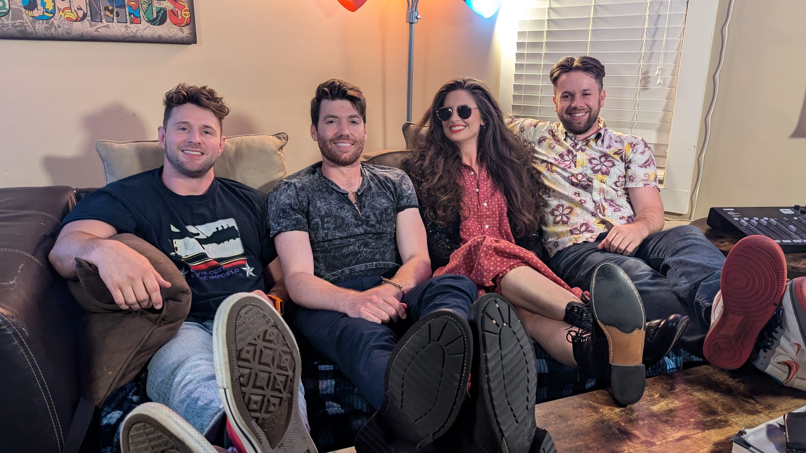 “Luxury Problems” by Neighborhood Folklore – Successfully Live Session